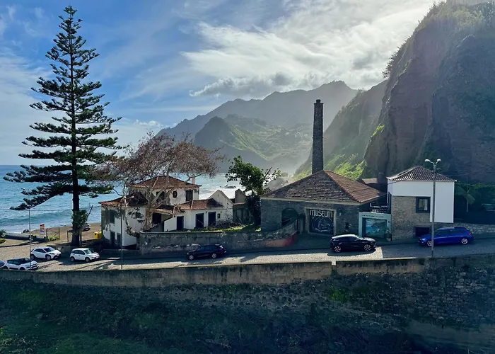 Sea Breeze Boutique House *