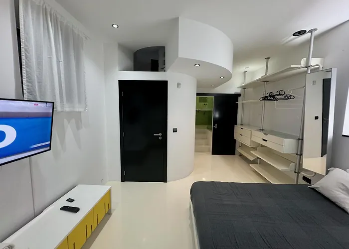 Sea Breeze Boutique House *